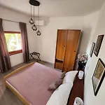 Secret Garden Apartment *